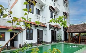 Blue River Villa Homestay